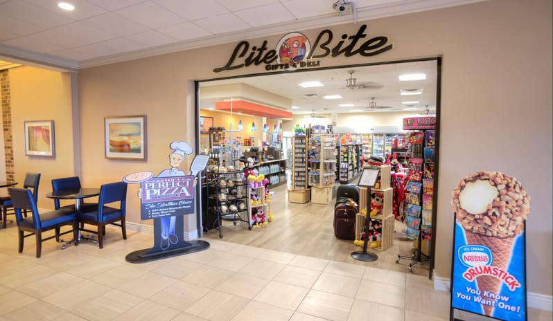 Rosen Inn International - Lite Bite Outdoor Seating